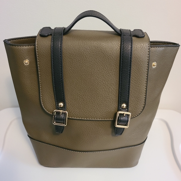 JustFab Handbags - EUC Just Fab Backpack/Purse - Olive green w/ Cheetah print